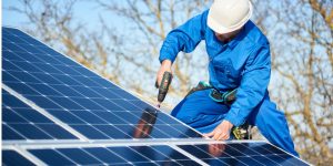 Installation Maintenance Panneaux Solaires Photovoltaïques à Larzac